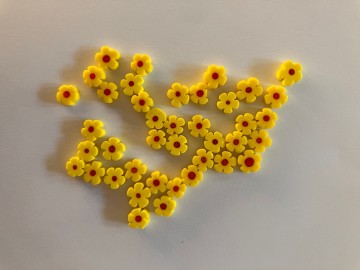 Millefiori Glaskralen 40 suks Bloem 5-6 mm Geel met Rode kern