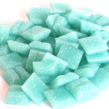 Glas Vierkantjes 10mm Basis 50 gram Licht Turquoise A62