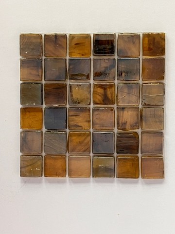 Glas Vierkantjes 15mm divers 36 stuks Amber Parelmoer