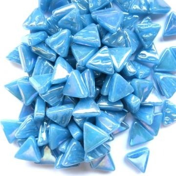 Glas Driehoekjes 10mm 50 gram Zacht Blauw Parelmoer 065P