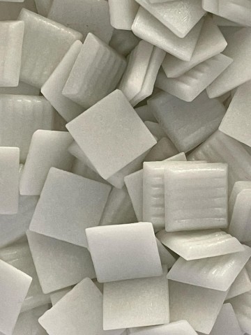 Glas Vierkantjes 20mm 500 gram voordeelzakken Gebroken Wit