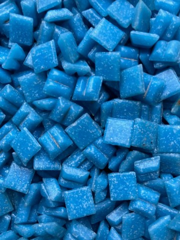 (koopjes) Glas Vierkantjes 10 mm 100 gram Licht Zeeblauw