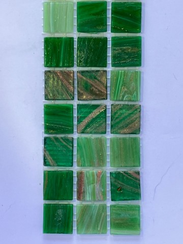 Glas Vierkantjes 20mm Goudader 45 stuks Groen Mix