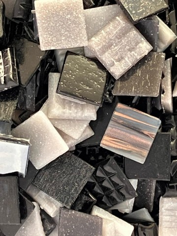 Glas Vierkantjes 20mm 500 gram voordeelzakken Luxe Zwart-Grijs Mix