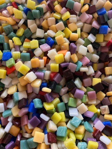 (koopjes) Glas Vierkantjes 8mm 100 gram Tutti Frutti mix