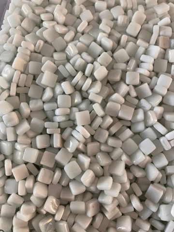 (koopjes) Glas Vierkantjes 8mm 100 gram Mix Wit